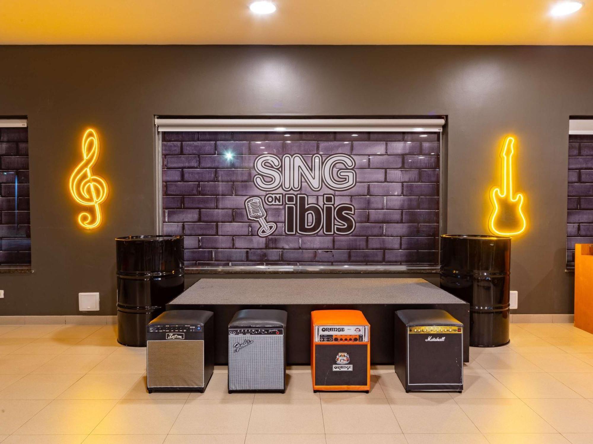 Ibis Manaus Distrito Exterior foto