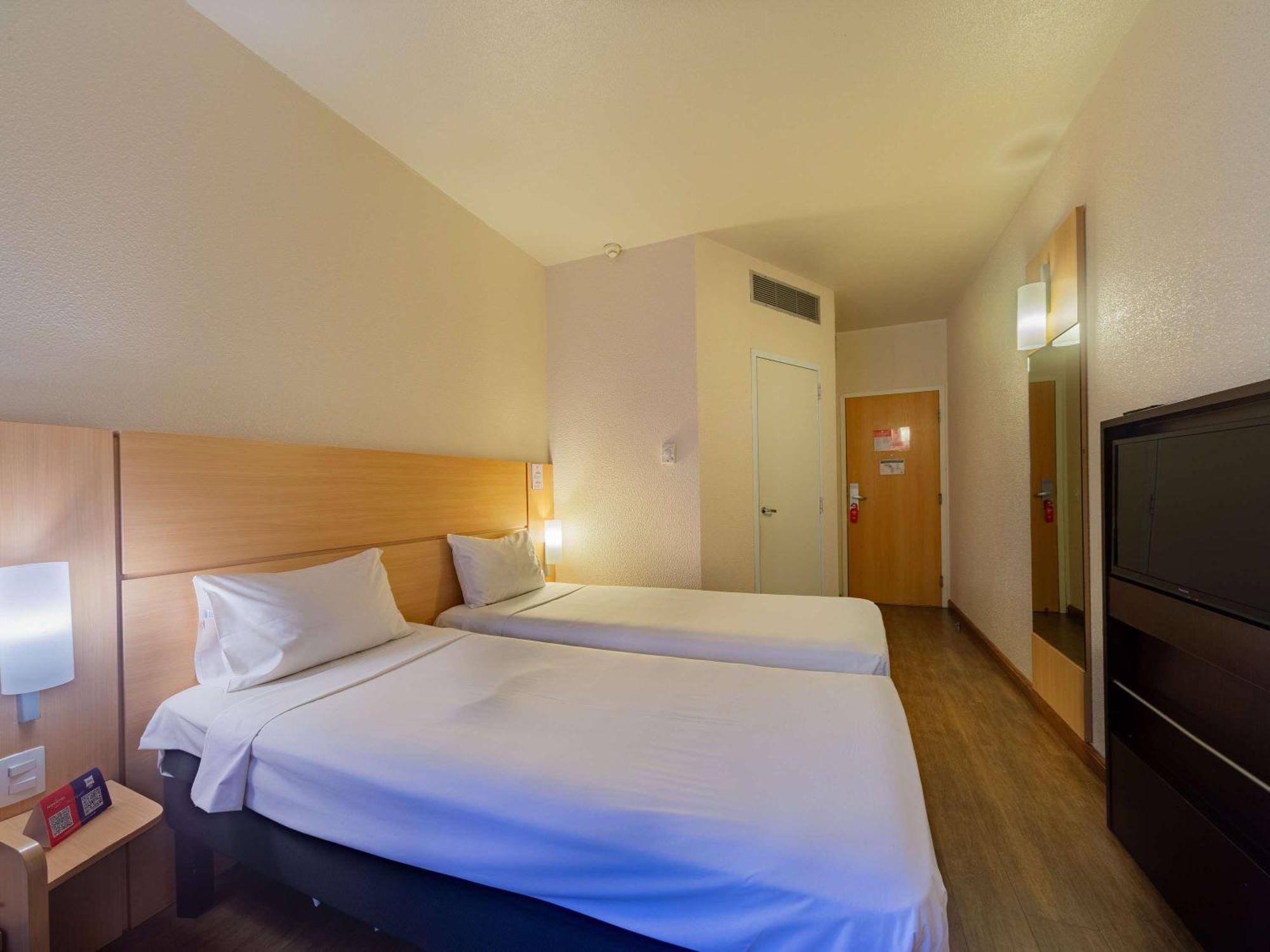 Ibis Manaus Distrito Exterior foto