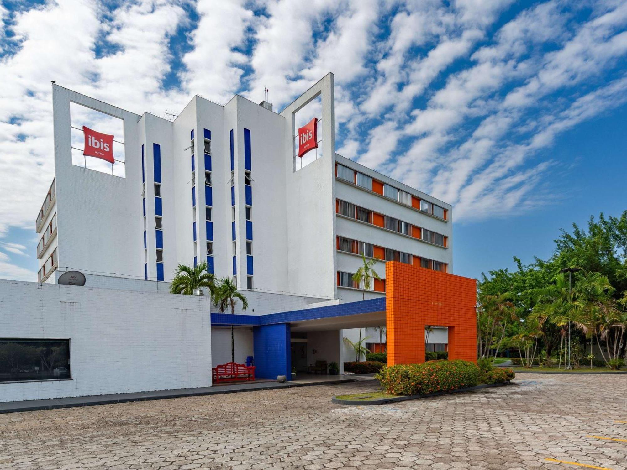 Ibis Manaus Distrito Exterior foto