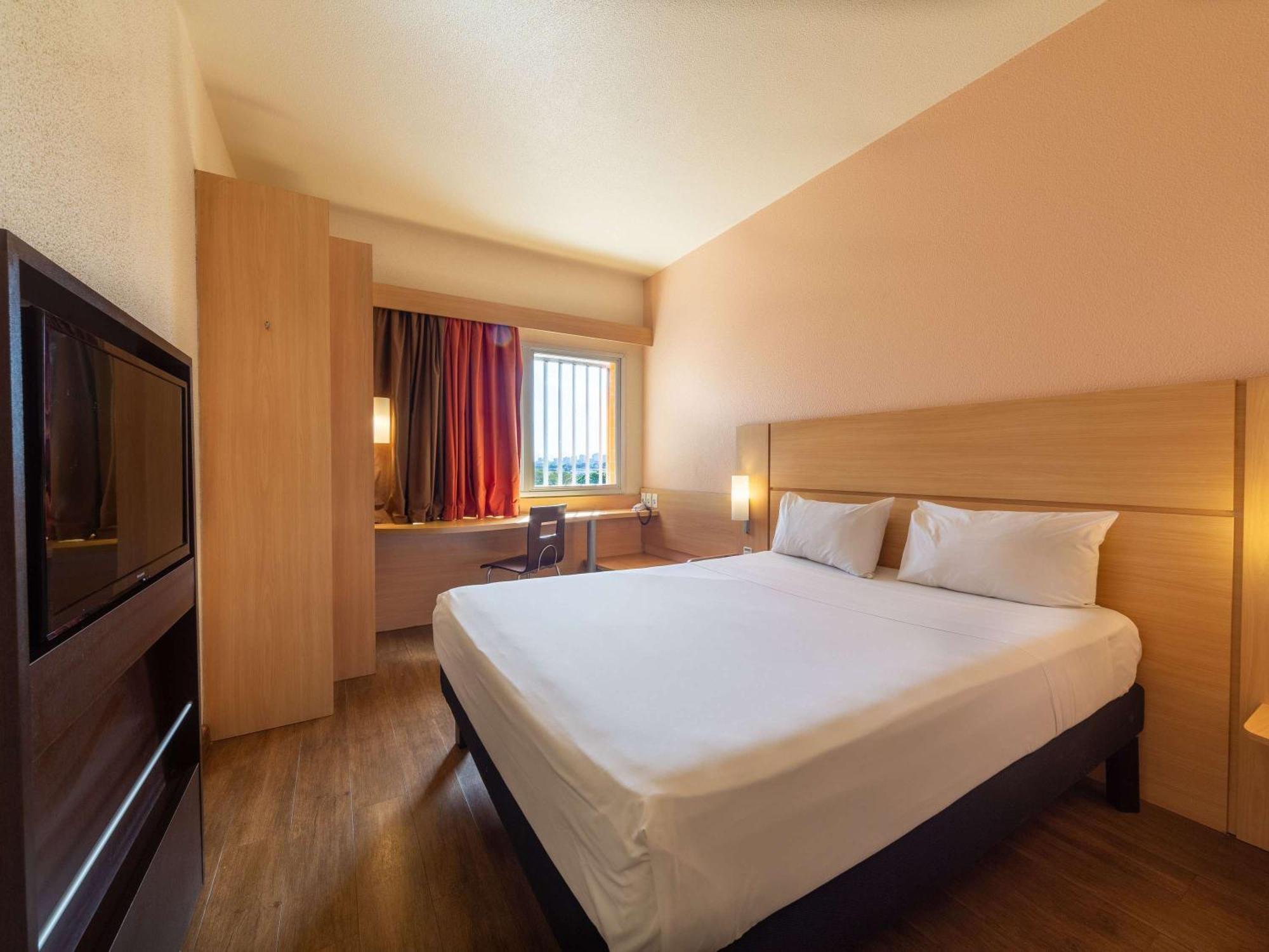 Ibis Manaus Distrito Exterior foto